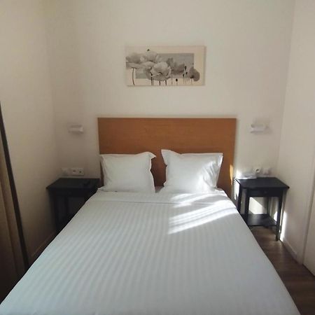 Hotel Des Arts Rueil-Malmaison Exteriör bild