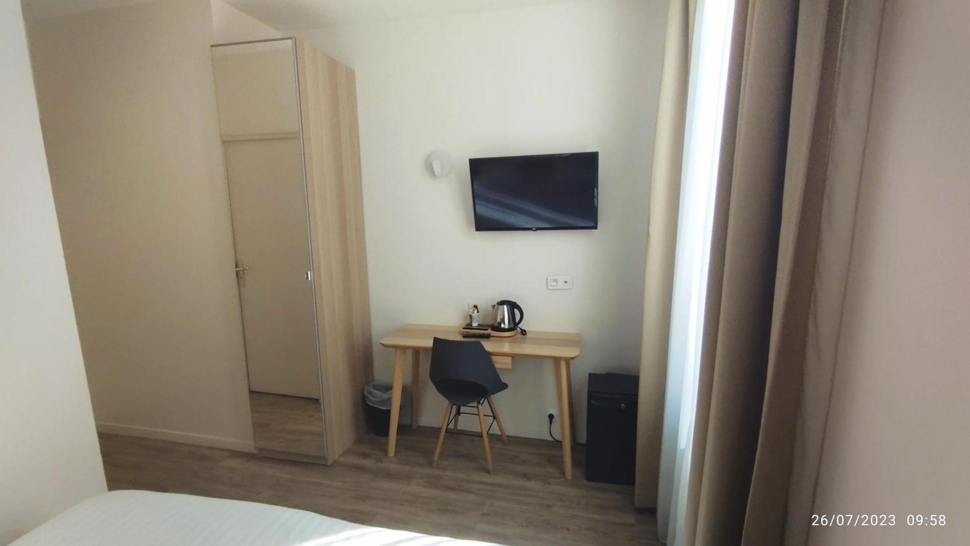 Hotel Des Arts Rueil-Malmaison Exteriör bild